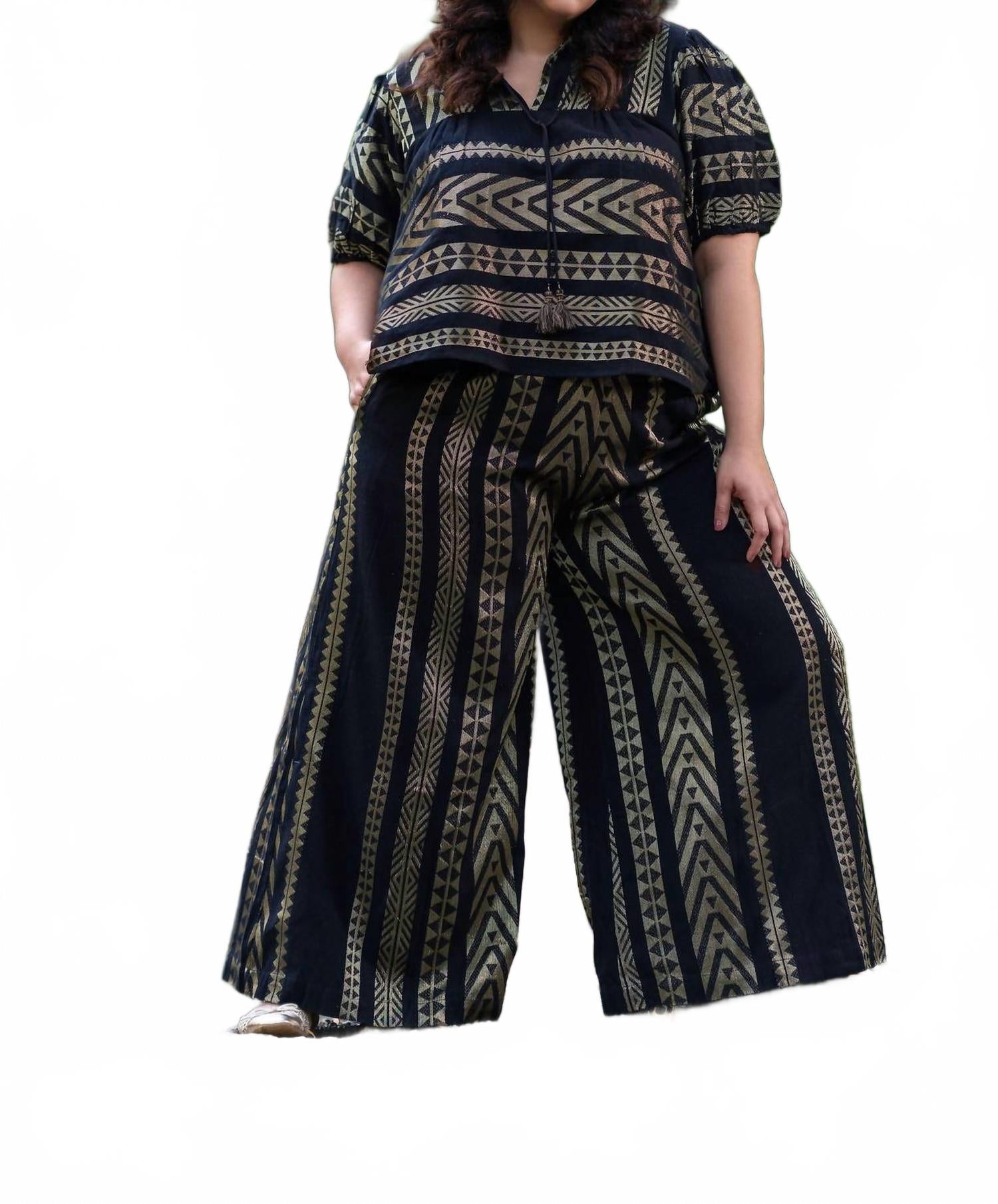 Фолклорный топ в черном Just Bellina 
Фолклорный топ в черном Just Bellina