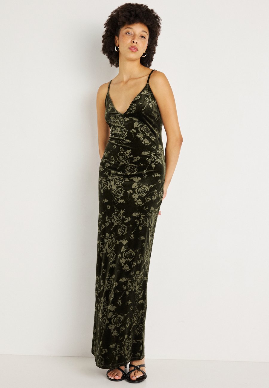 Платье Gina Tricot MAXI DRESS, Dark Green
Платье Gina Tricot MAXI DRESS, Dark Green