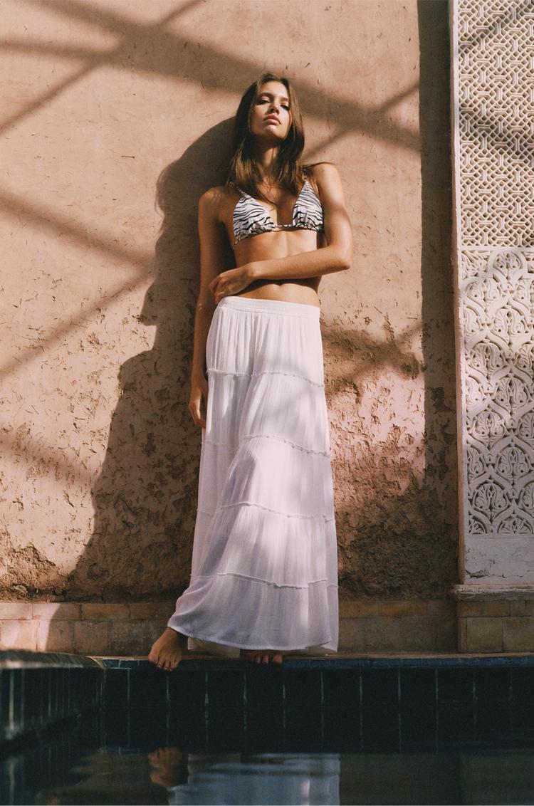 Юбка миди со вставками и эластичным поясом Pull And Bear, белый
Юбка миди со вставками и эластичным поясом Pull And Bear, белый