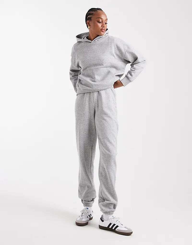 Высокие джоггеры ASOS DESIGN Tall Ultimate с манжетами и начесом сзади, серые меланжевые
Высокие джоггеры ASOS DESIGN Tall Ultimate с манжетами и начесом сзади, серые меланжевые
