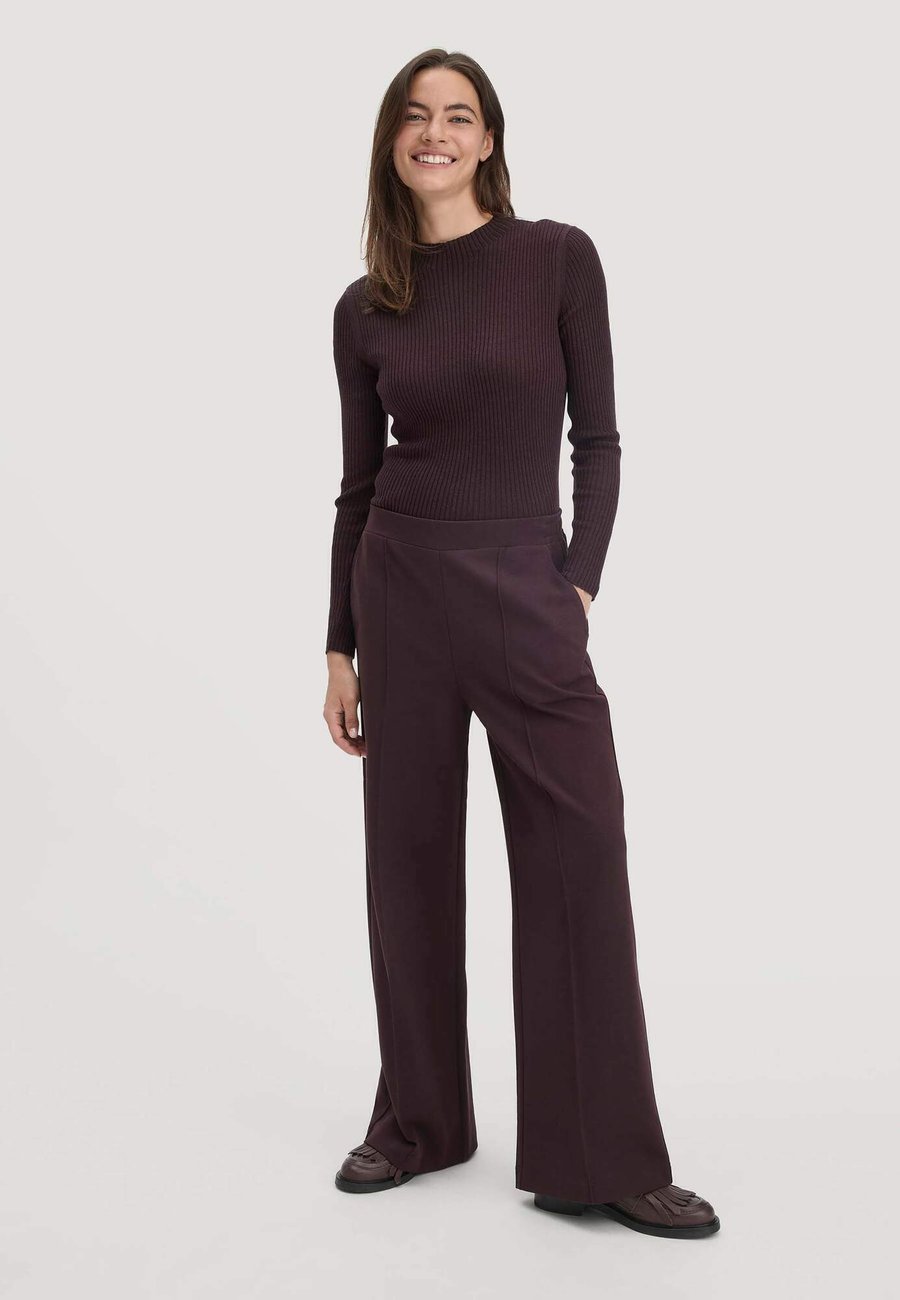Брюки Hessnatur RELAXED WIDE , Schwarzbeere/Black
Брюки Hessnatur RELAXED WIDE , Schwarzbeere/Black