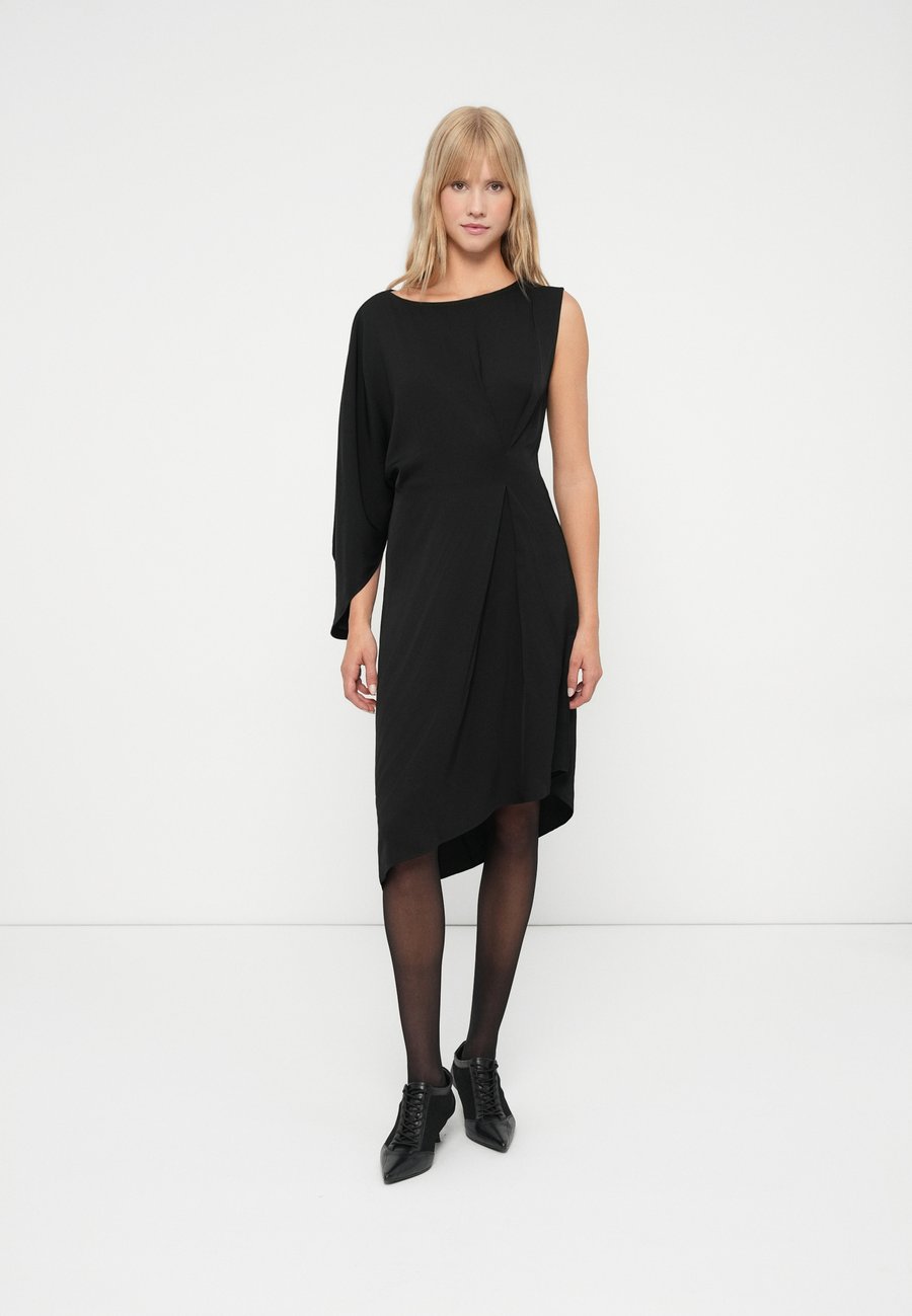 Платье Selected Femme SLFLAURINA REGULAR ONE SHOULDER DRESS, Black
Платье Selected Femme SLFLAURINA REGULAR ONE SHOULDER DRESS, Black