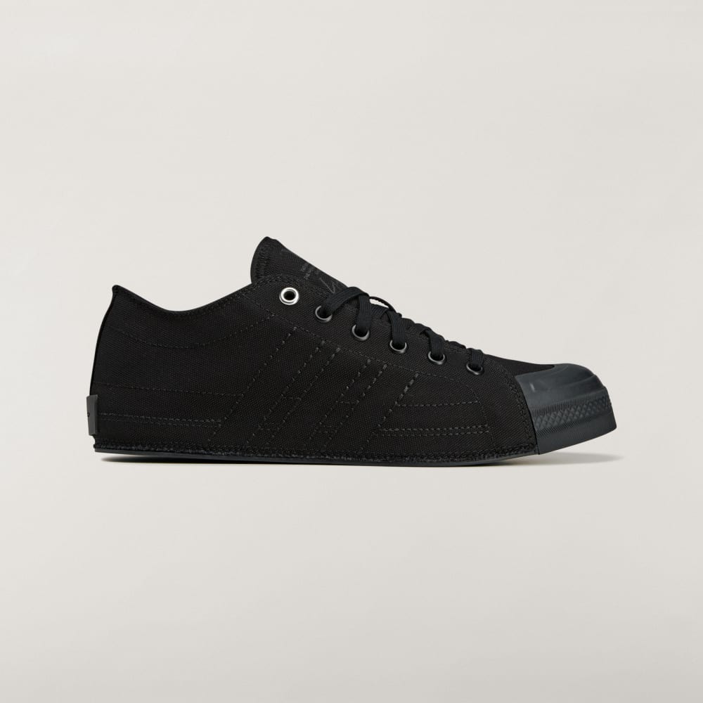 Кроссовки Adidas Y-3 Nizza Lo, цвет Black/Black/Black
Кроссовки Adidas Y-3 Nizza Lo, цвет Black/Black/Black