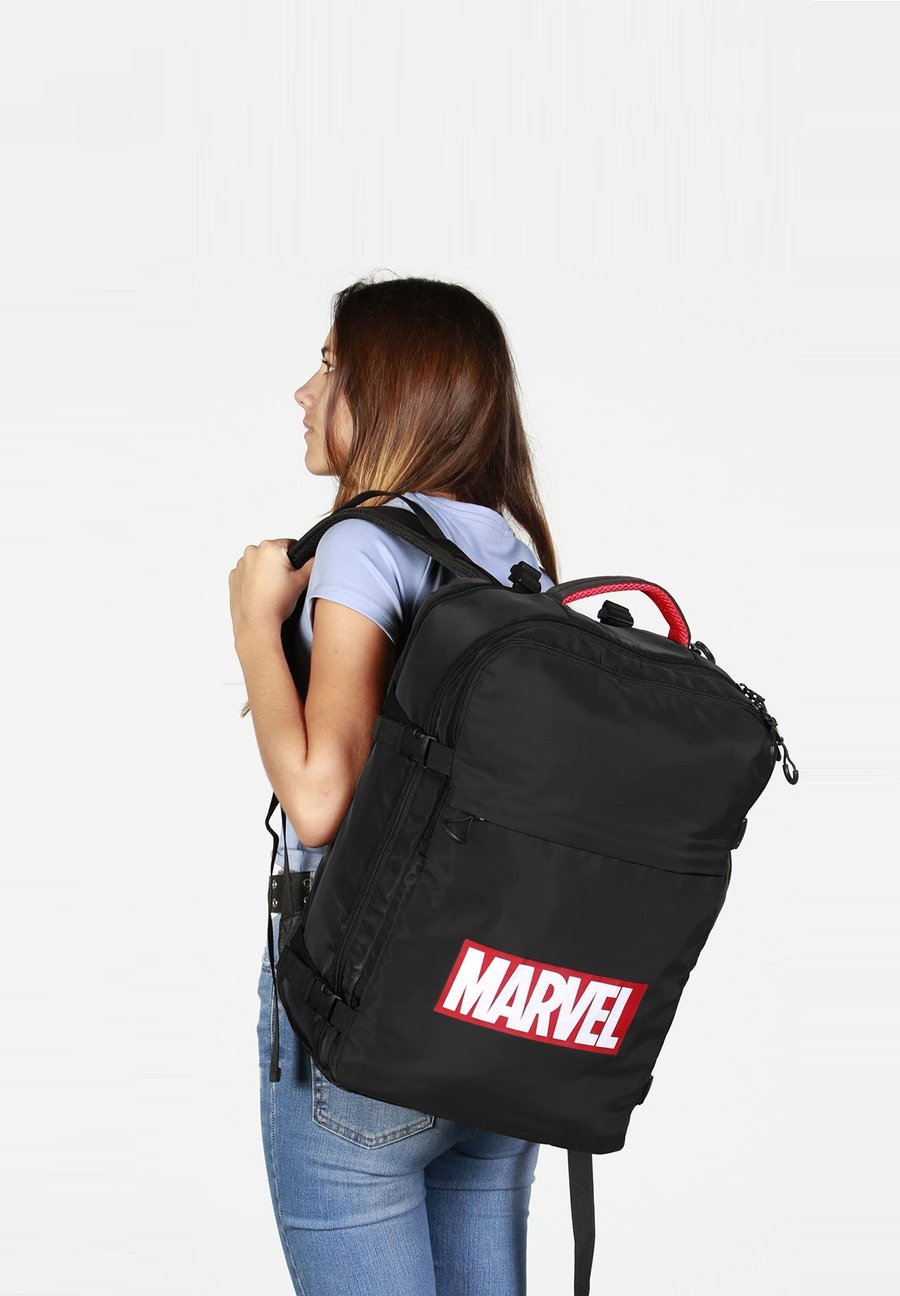 Рюкзак Karactermania MARVEL CABIN LARGE OVERHEAD, Marvel Black/Black
Рюкзак Karactermania MARVEL CABIN LARGE OVERHEAD, Marvel Black/Black