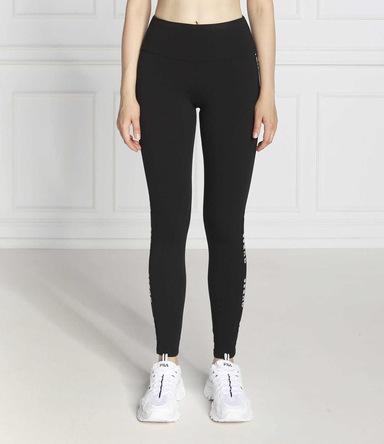 Леггинсы GUESS ACTIVE slim fit, черный
Леггинсы GUESS ACTIVE slim fit, черный