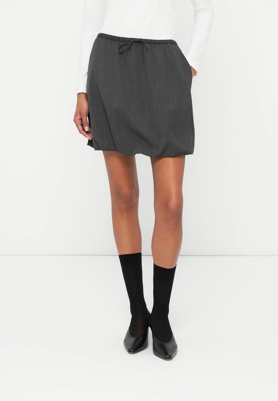 Юбка Samsøe Samsøe ROKO SKIRT, Dark Grey Melange/Grey
Юбка Samsøe Samsøe ROKO SKIRT, Dark Grey Melange/Grey