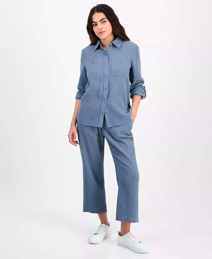 Укороченная хлопковая рубашка с отворотами и брюки на высокой посадке с поясом на резинке DKNY Jeans, синий
Укороченная хлопковая рубашка с отворотами и брюки на высокой посадке с поясом на резинке DKNY Jeans, синий