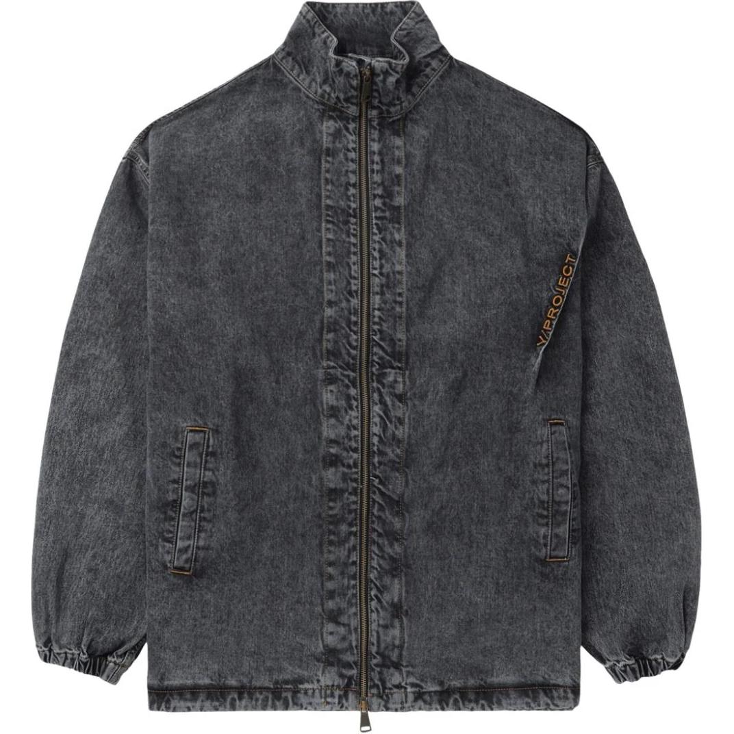 Куртка с высокой горловиной и вышитым логотипом Y/Project, серый
Куртка с высокой горловиной и вышитым логотипом Y/Project, серый