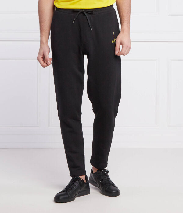 Брюки мужские Armani Exchange спортивные на кулиске, черный
Брюки мужские Armani Exchange спортивные на кулиске, черный