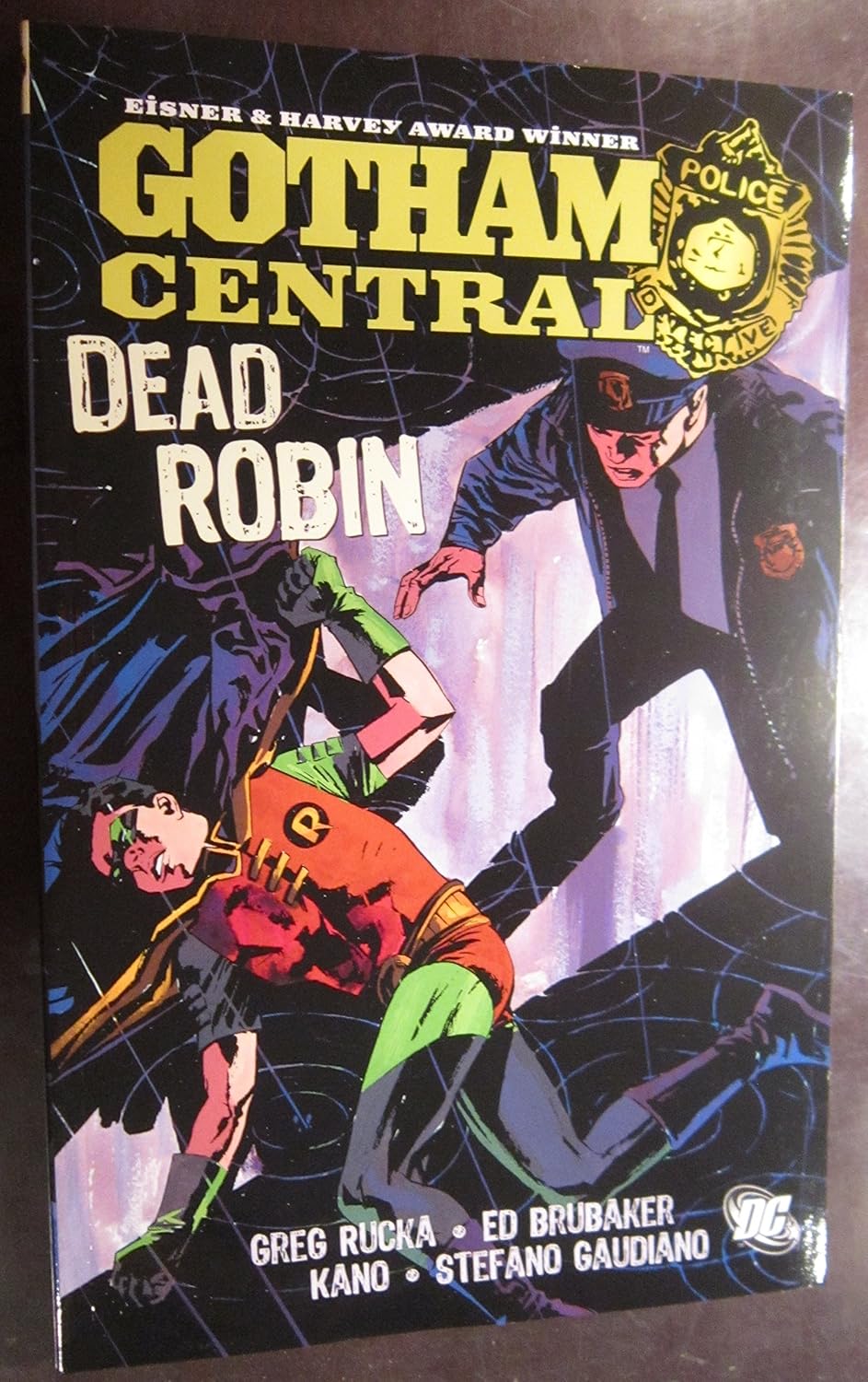 Gotham Central Vol. 5: Dead Robin (Batman) (DC Comics)
Gotham Central Vol. 5: Dead Robin (Batman) (DC Comics)