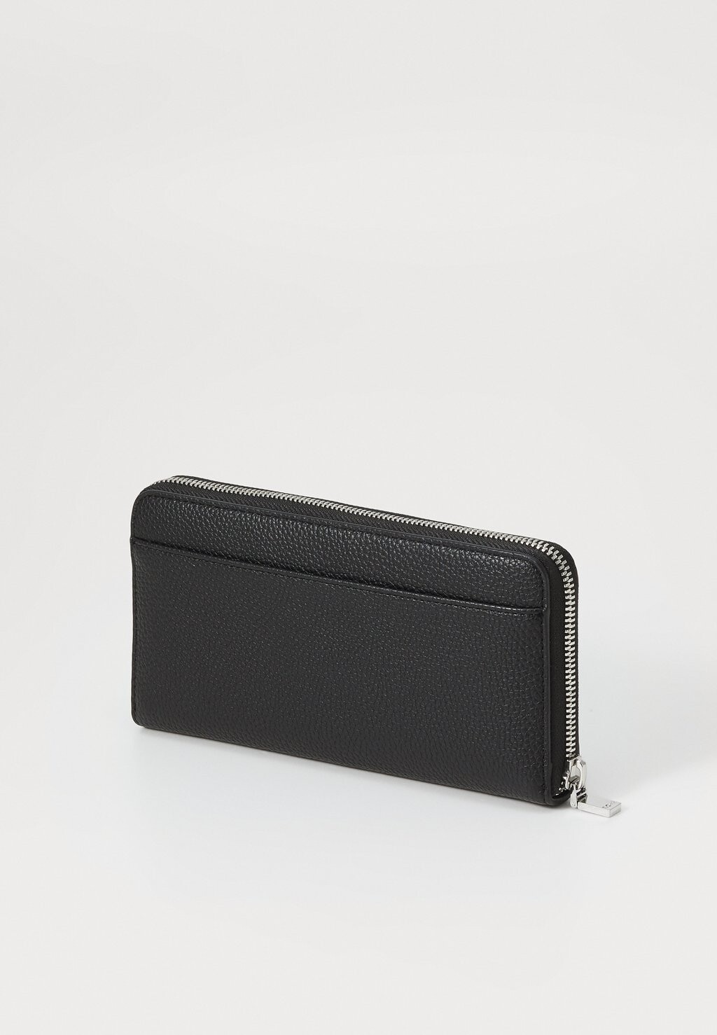 Кошелек ANETT ZIPAROUND BOSS, черный
Кошелек ANETT ZIPAROUND BOSS, черный