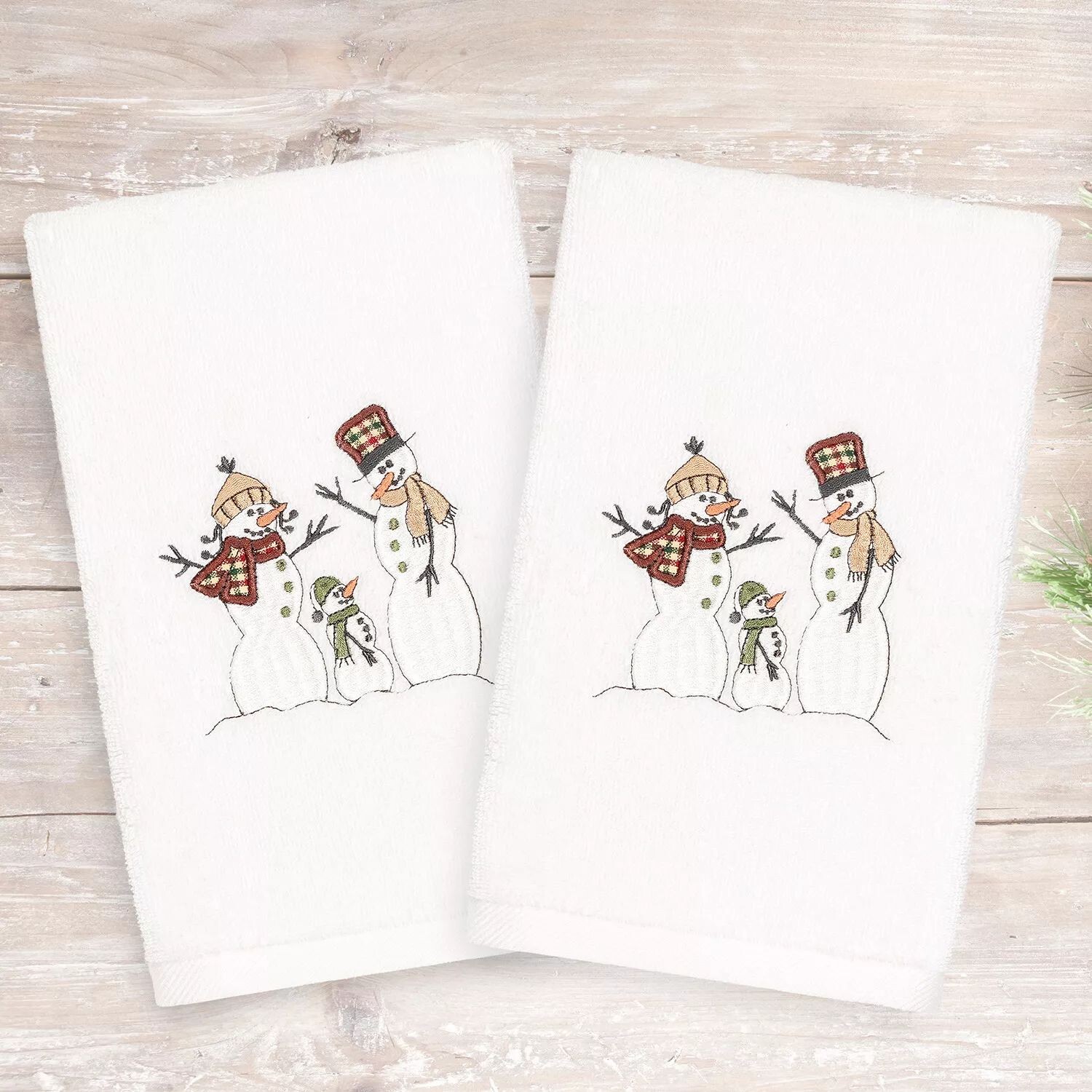 Linum Home Textiles Набор из 2 полотенец для рук с рождественской снежной семьей и вышивкой
Linum Home Textiles Набор из 2 полотенец для рук с рождественской снежной семьей и вышивкой