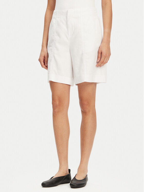 Шорты-Бермуды свободного кроя J20J225219 Calvin Klein Jeans, белый
Шорты-Бермуды свободного кроя J20J225219 Calvin Klein Jeans, белый