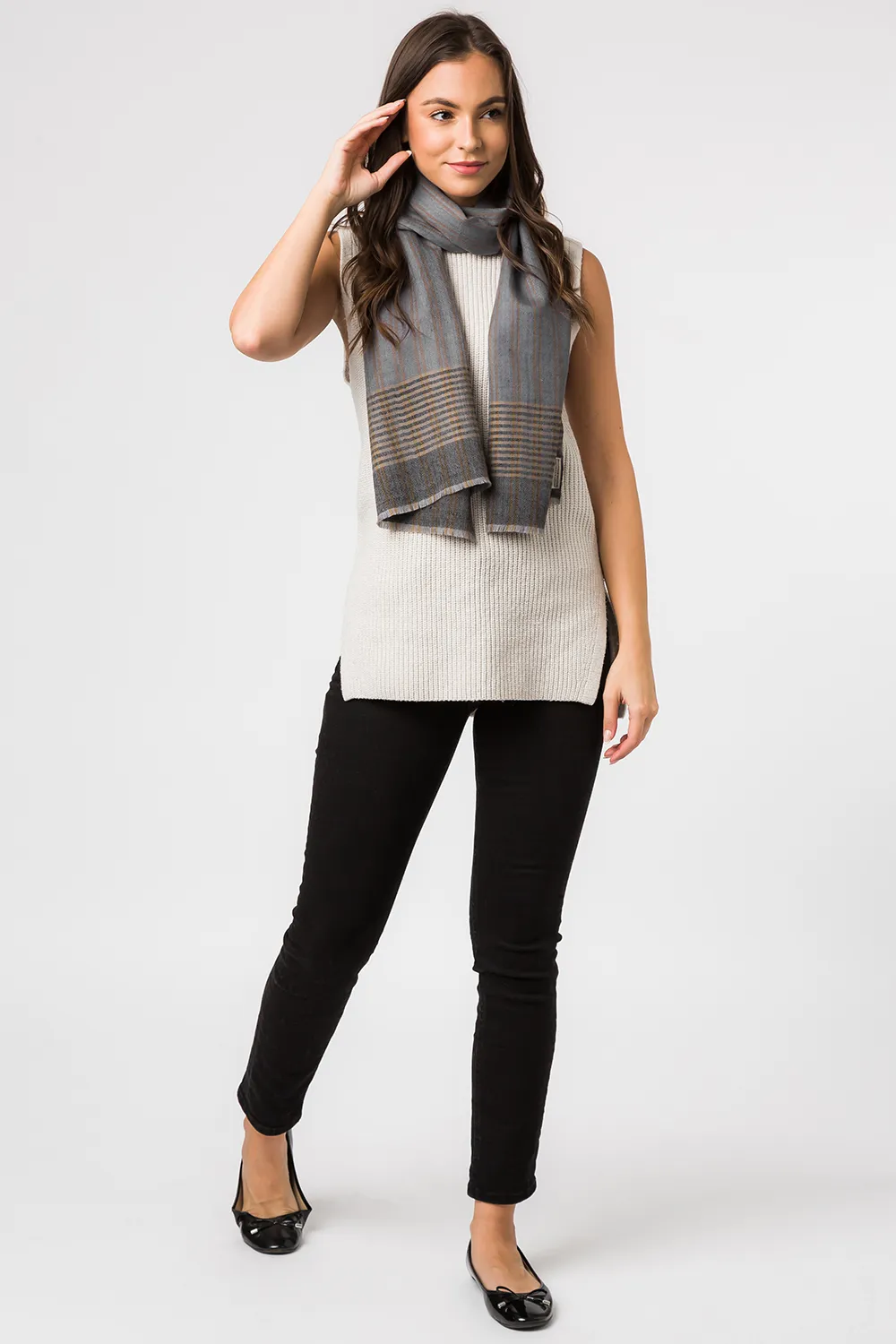 Пашмина из кашемира и мериносовой шерсти Aspect Pure Luxuries London, серый
Пашмина из кашемира и мериносовой шерсти Aspect Pure Luxuries London, серый