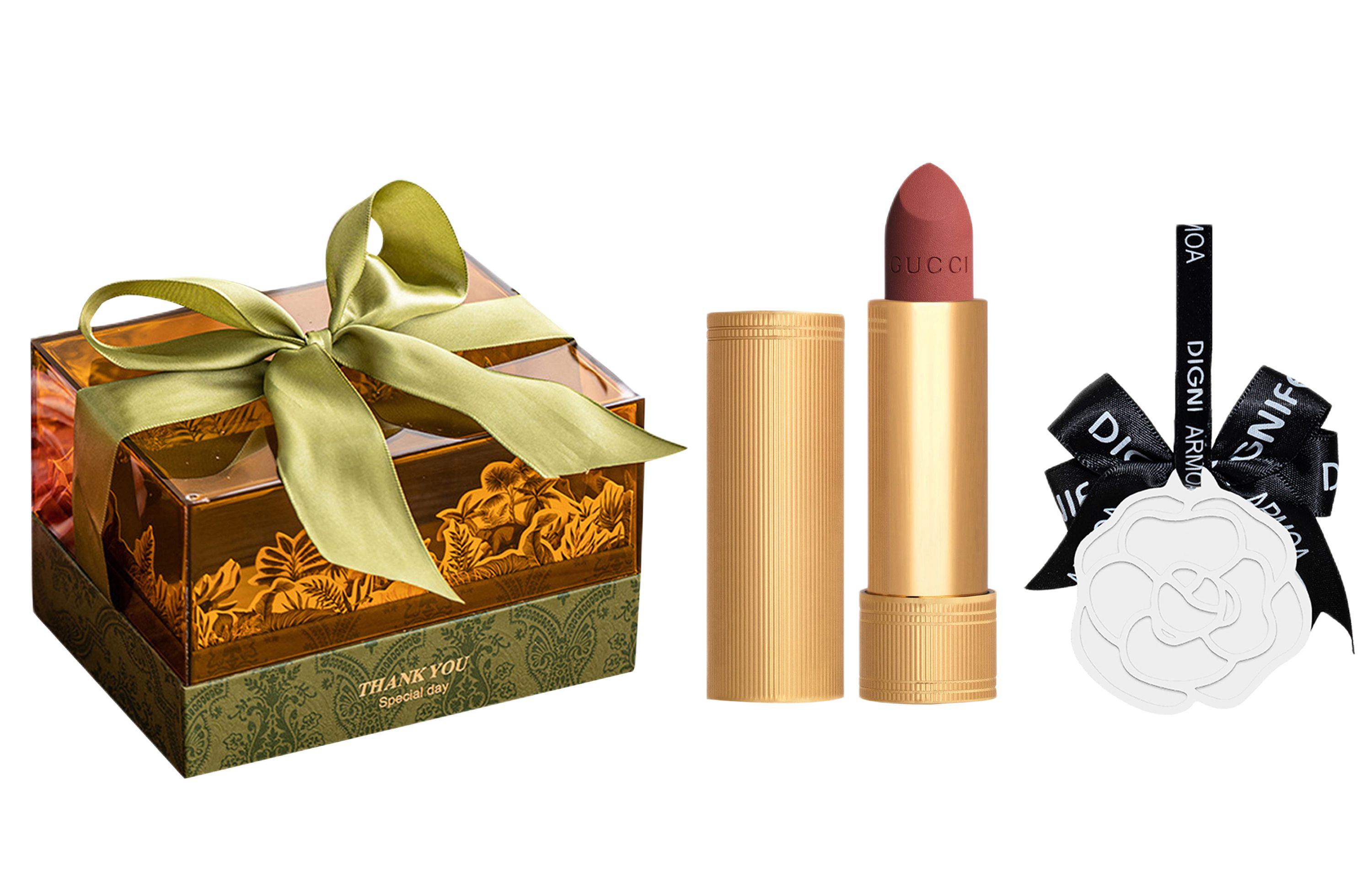 Набор косметики для женщин GUCCI
Набор косметики для женщин GUCCI