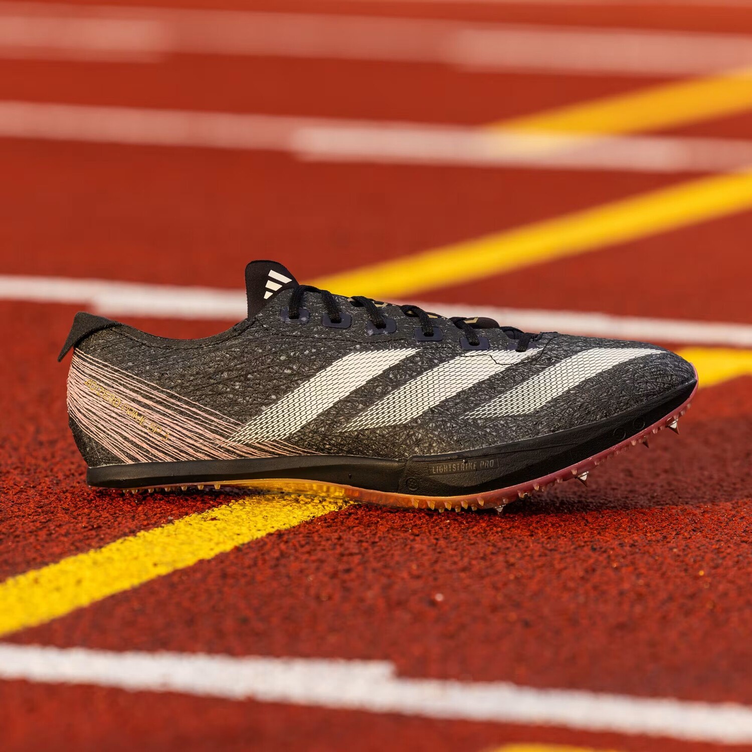 Легкоатлетические кроссовки Adizero Prime SP 2 Lightstrike Adidas, цвет Core Black/Zero Metalic/Spark
Легкоатлетические кроссовки Adizero Prime SP 2 Lightstrike Adidas, цвет Core Black/Zero Metalic/Spark