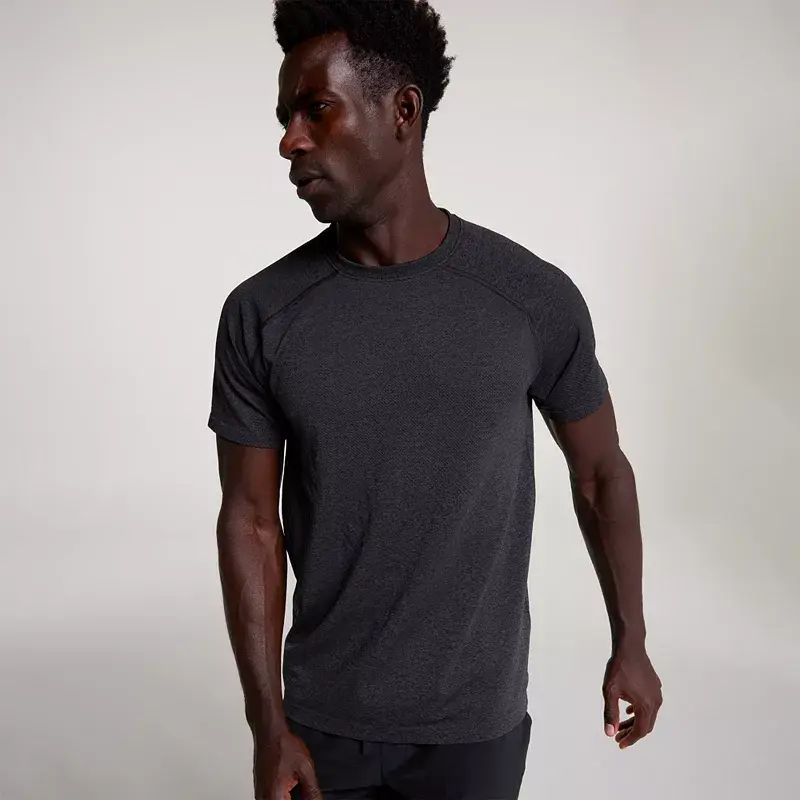 Мужская бесшовная футболка с короткими рукавами VRST Circuit, цвет Graphic Charcoal/Pure Blk
Мужская бесшовная футболка с короткими рукавами VRST Circuit, цвет Graphic Charcoal/Pure Blk