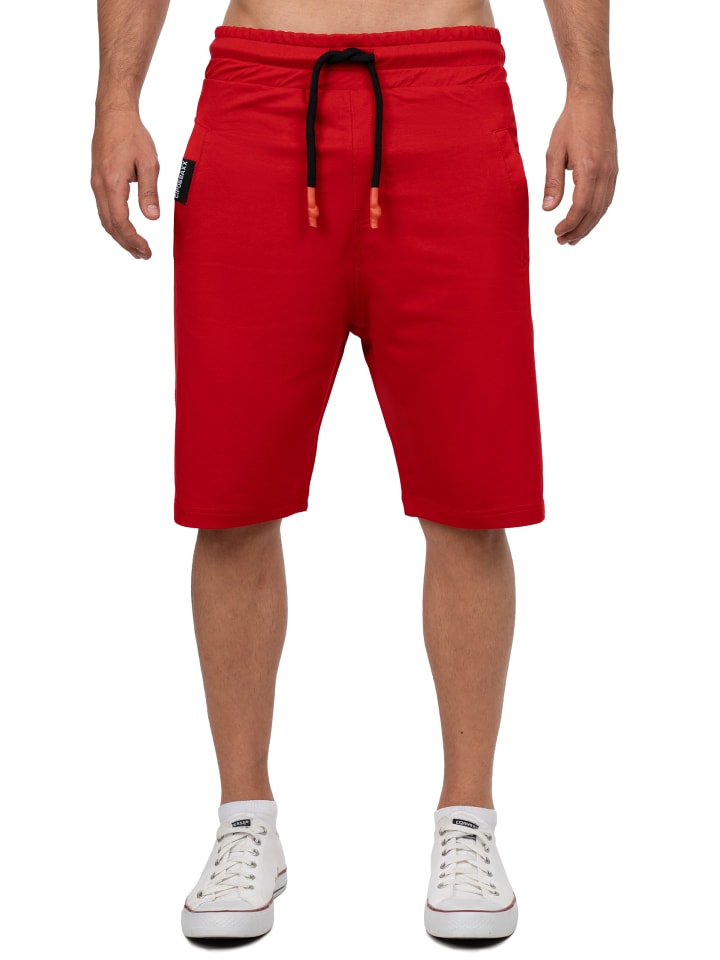 Шорты в красном Cipo & Baxx
Шорты в красном Cipo & Baxx