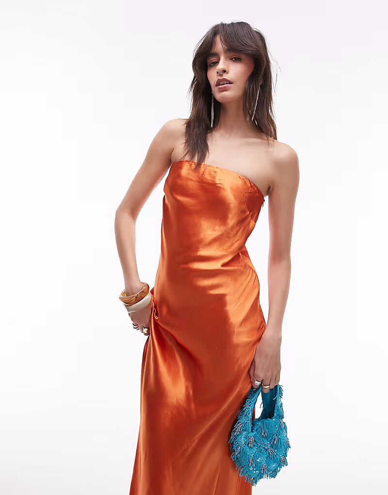 Платье-бандо макси Topshop из атласа цвета ржавчины
Платье-бандо макси Topshop из атласа цвета ржавчины