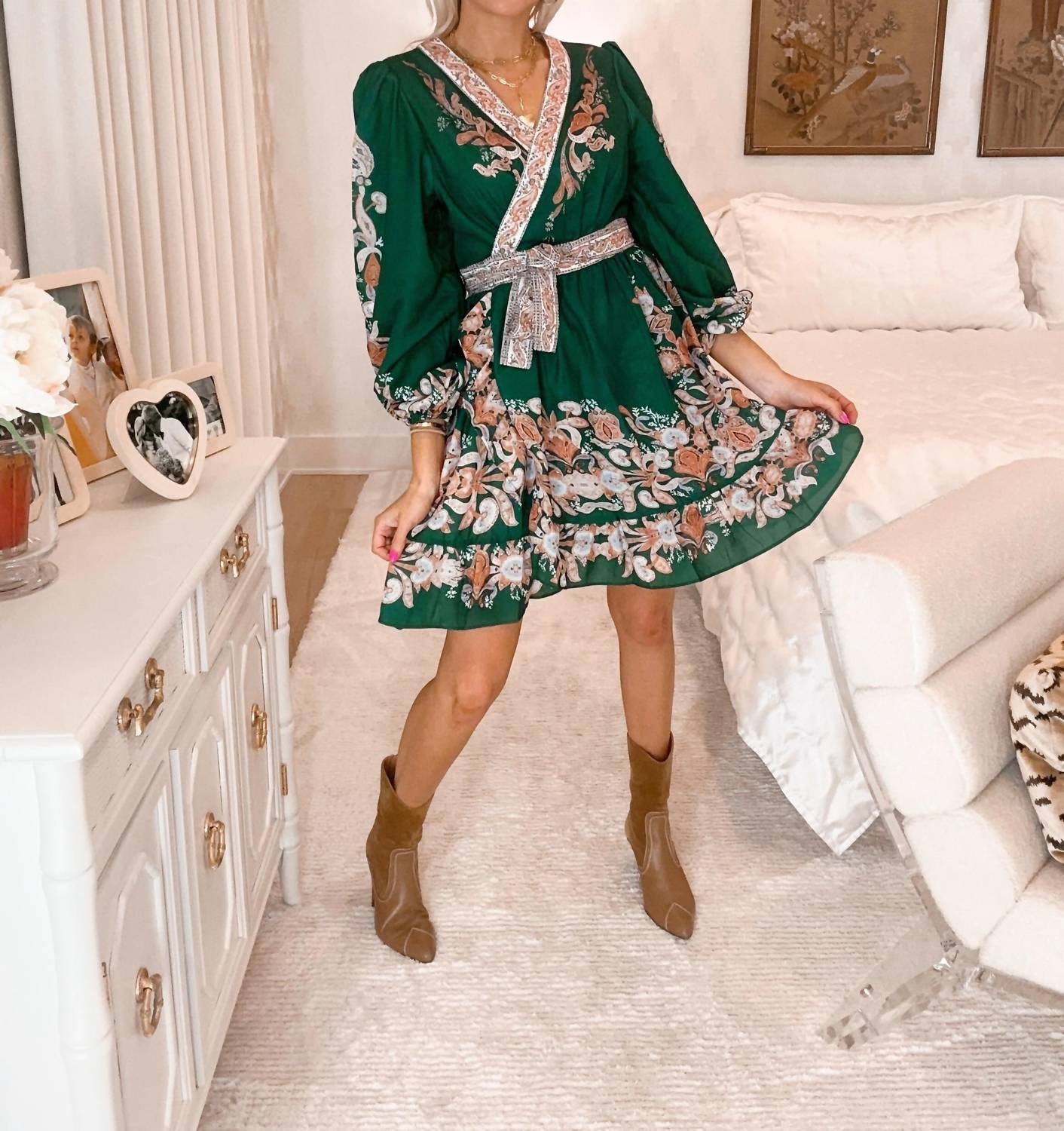 Платье-кокон с узором пейсли в зеленом цвете BEULAHSTYLE
Платье-кокон с узором пейсли в зеленом цвете BEULAHSTYLE