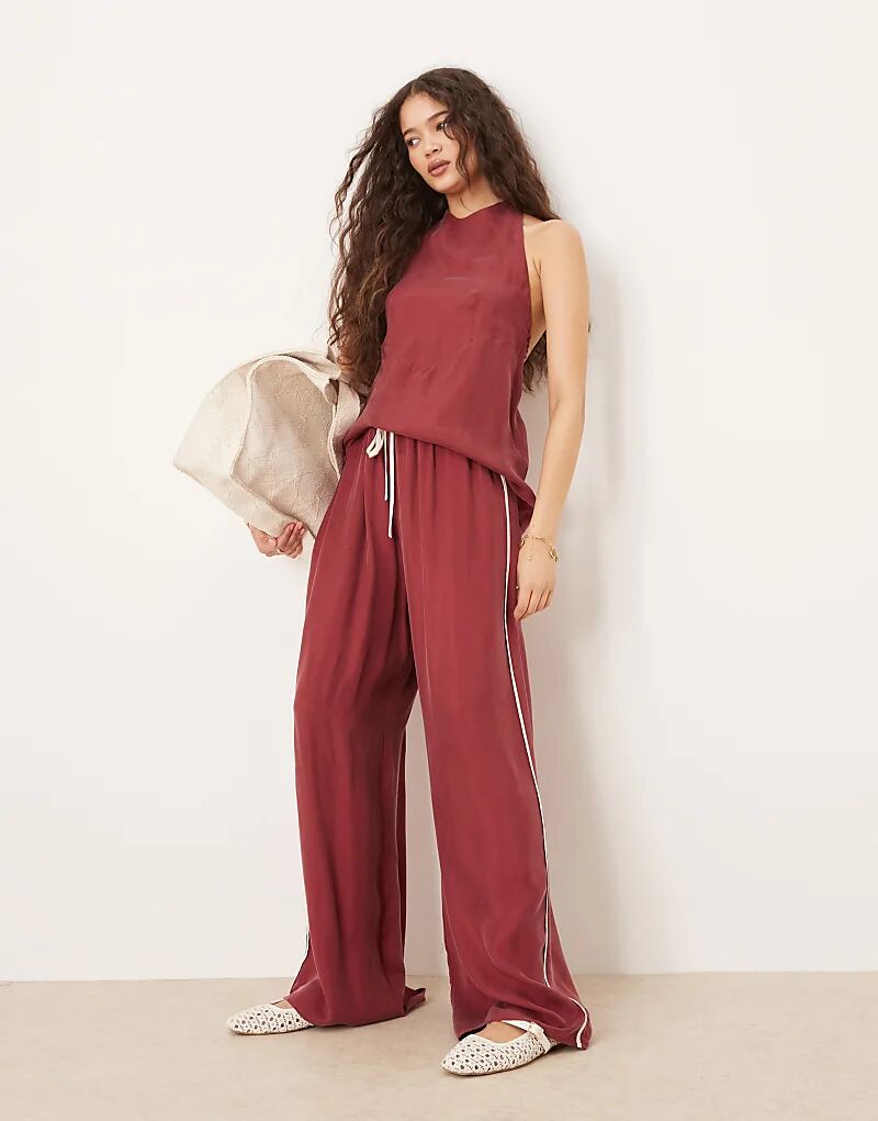 Широкие брюки VRG GRL Moonscapes бордового цвета
Широкие брюки VRG GRL Moonscapes бордового цвета