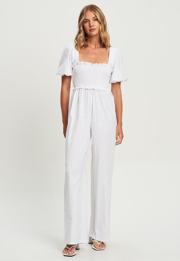 Комбинезон CORA CALLI, цвет white
Комбинезон CORA CALLI, цвет white
