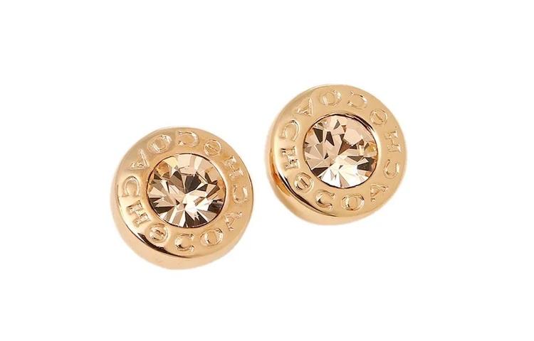 Латунные гвоздики для женщин COACH
Латунные гвоздики для женщин COACH