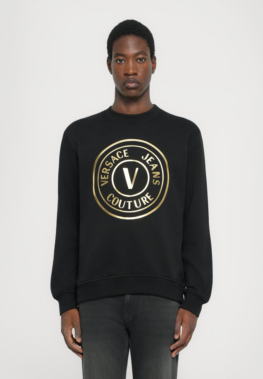 Толстовка Versace Jeans Couture EMBLEM BIG, Black/Gold/Black
Толстовка Versace Jeans Couture EMBLEM BIG, Black/Gold/Black
