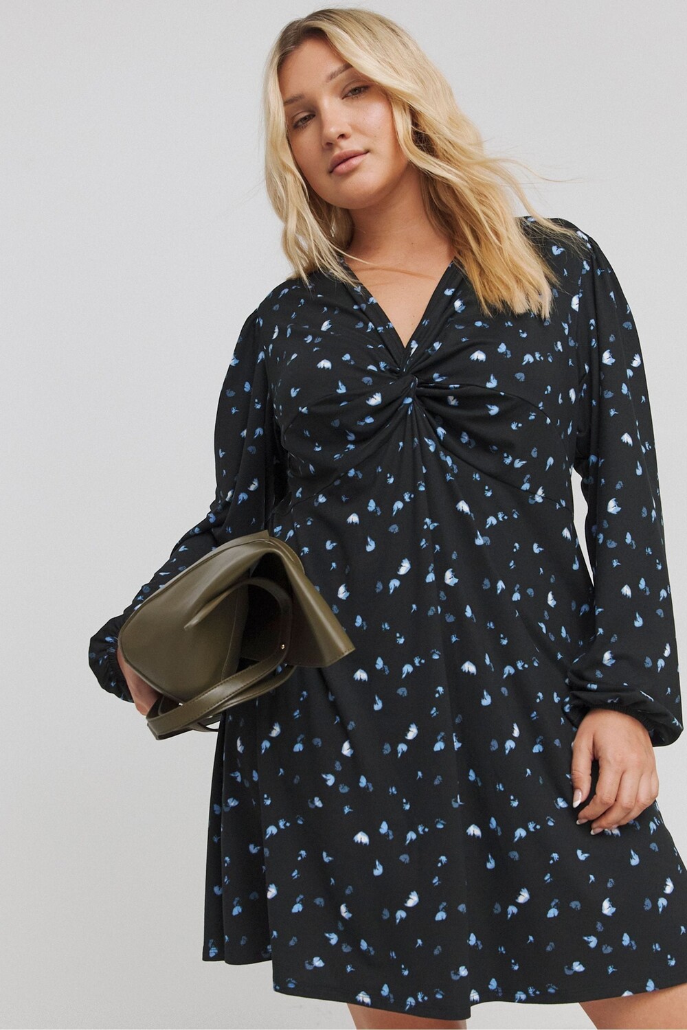 Платье футляр с супермягким узлом спереди Simply Be, синий
Платье футляр с супермягким узлом спереди Simply Be, синий