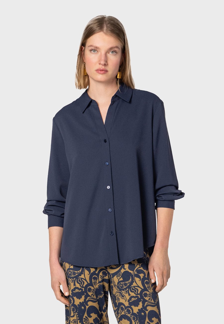 Блуза NAULOVER Button-down blouse, Navy Blue/Dark Blue
Блуза NAULOVER Button-down blouse, Navy Blue/Dark Blue