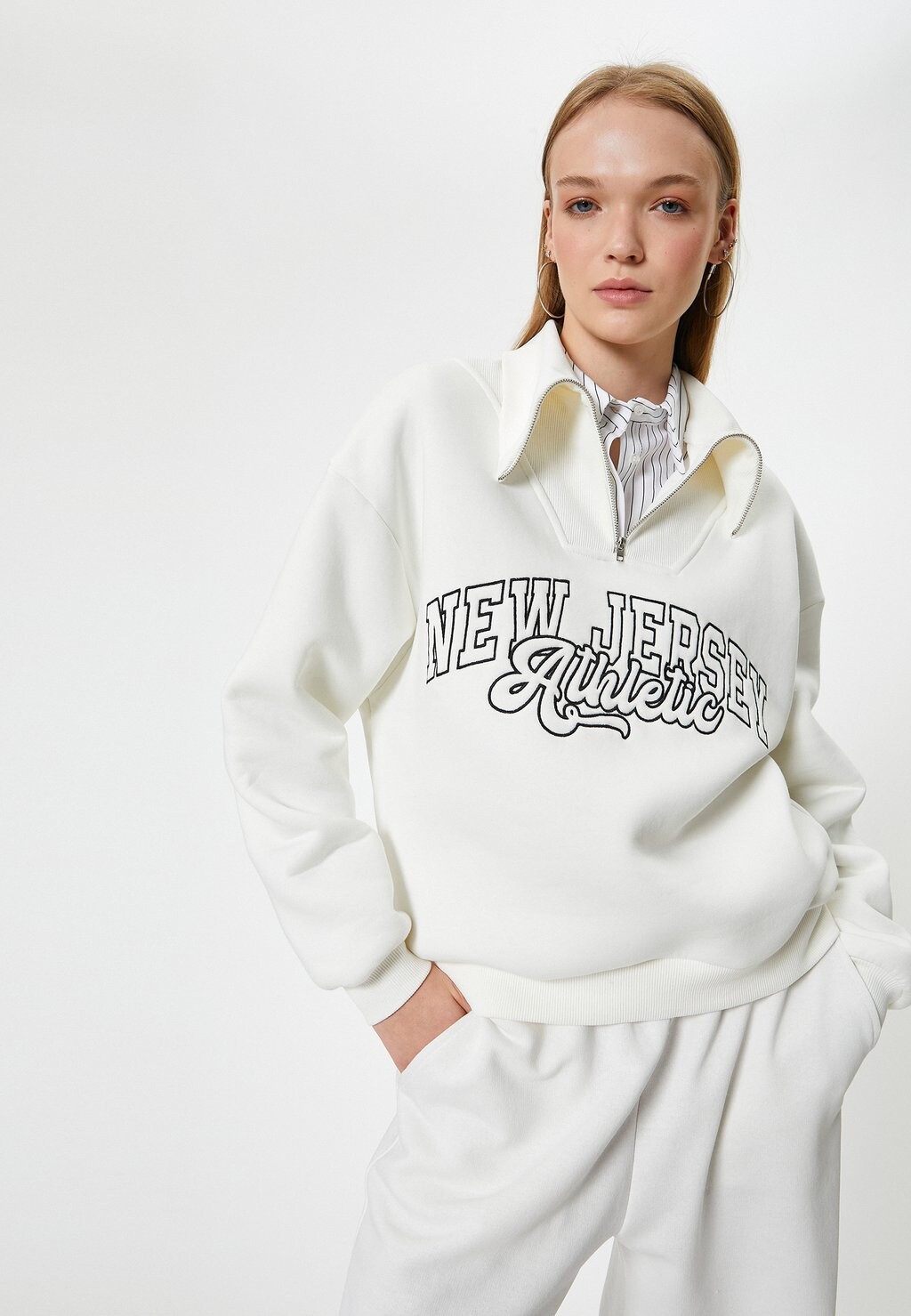 Толстовка HALF ZIPPER Koton, белый
Толстовка HALF ZIPPER Koton, белый