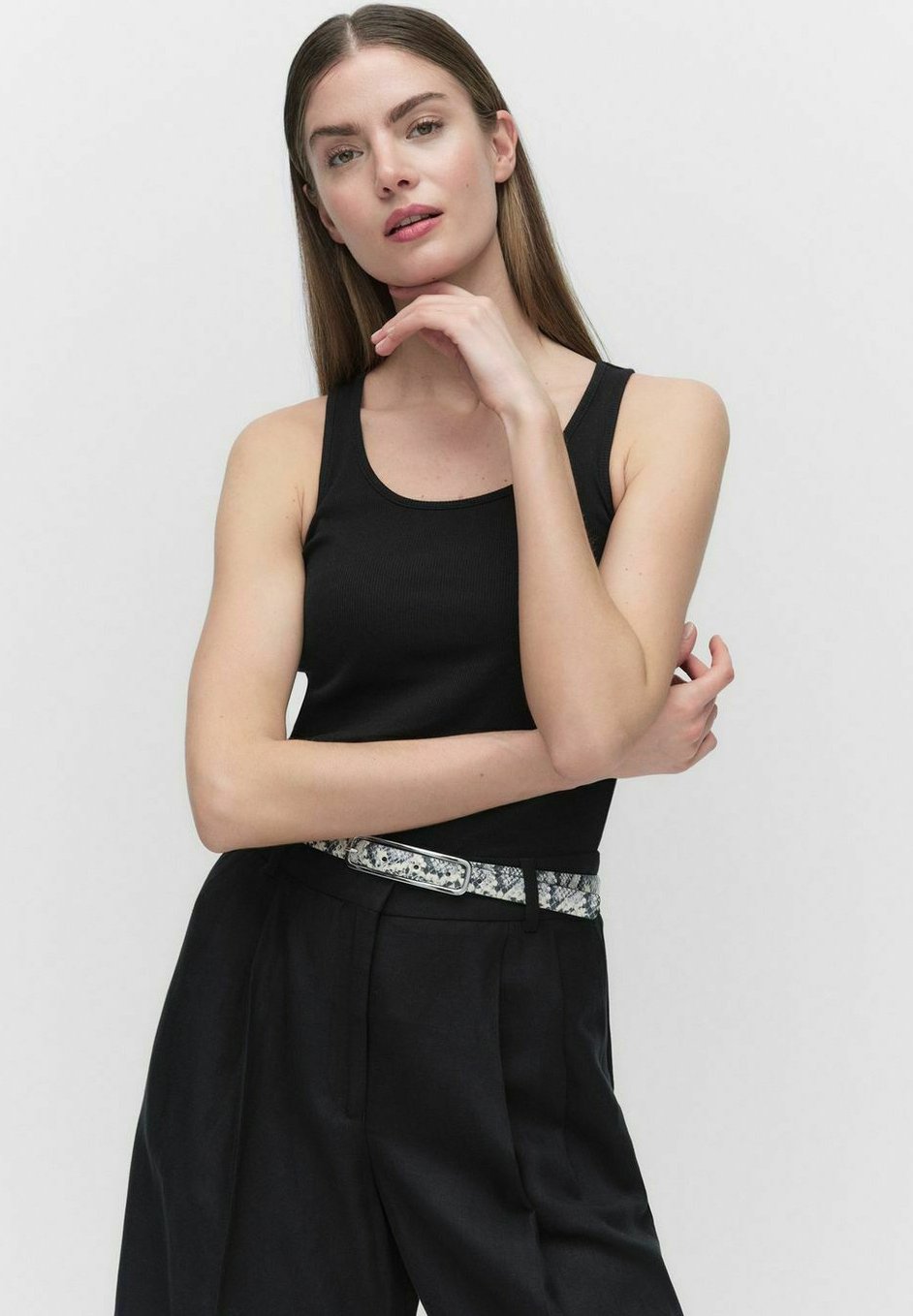 Топ SAFIRA RIBBED STOCKH LM Studio, черный
Топ SAFIRA RIBBED STOCKH LM Studio, черный