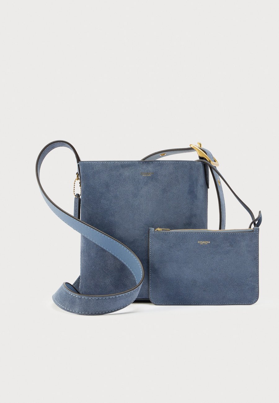 Сумка кросс-боди COACH BLEECKER BUCKET BAG, Light Blue
Сумка кросс-боди COACH BLEECKER BUCKET BAG, Light Blue
