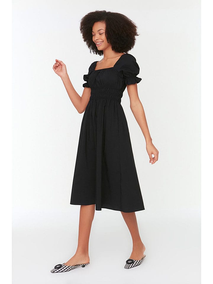 Платье до колена trendyol, черный
Платье до колена trendyol, черный