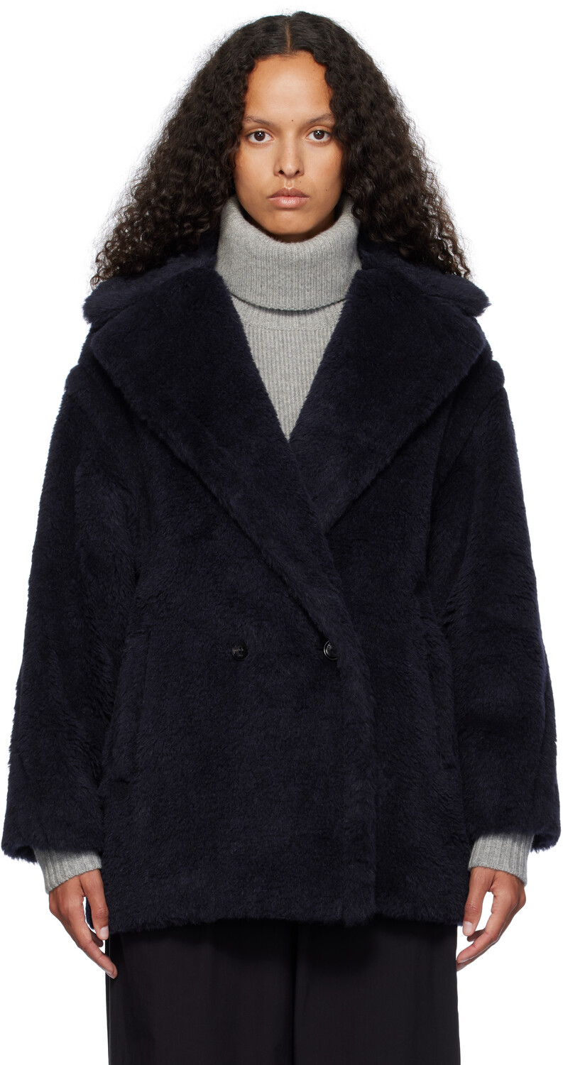 Короткое пальто из искусственного меха «Ольга» темно-синего цвета Max Mara
Короткое пальто из искусственного меха «Ольга» темно-синего цвета Max Mara