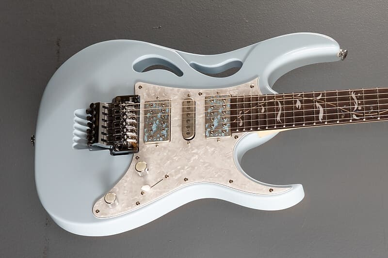 Электрогитара Ibanez Steve Vai PIA3761C - Powder Blue
Электрогитара Ibanez Steve Vai PIA3761C - Powder Blue