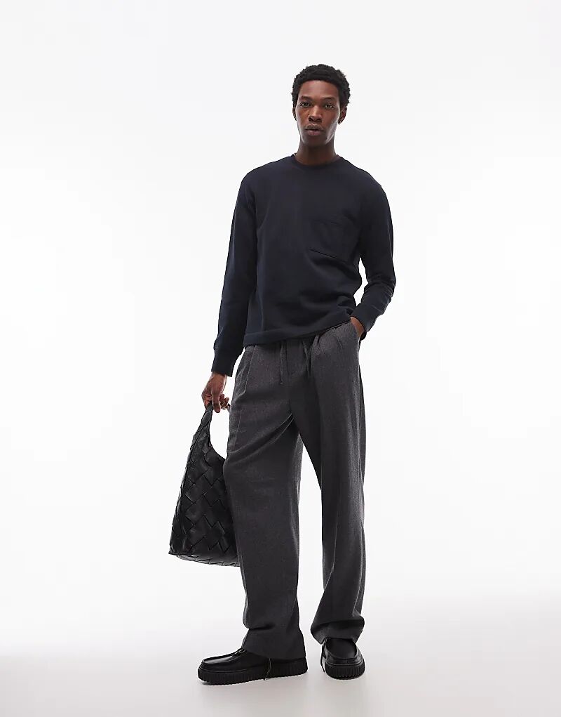 Толстовка ARKET из махрового трикотажа с карманом темно-синего цвета
Толстовка ARKET из махрового трикотажа с карманом темно-синего цвета