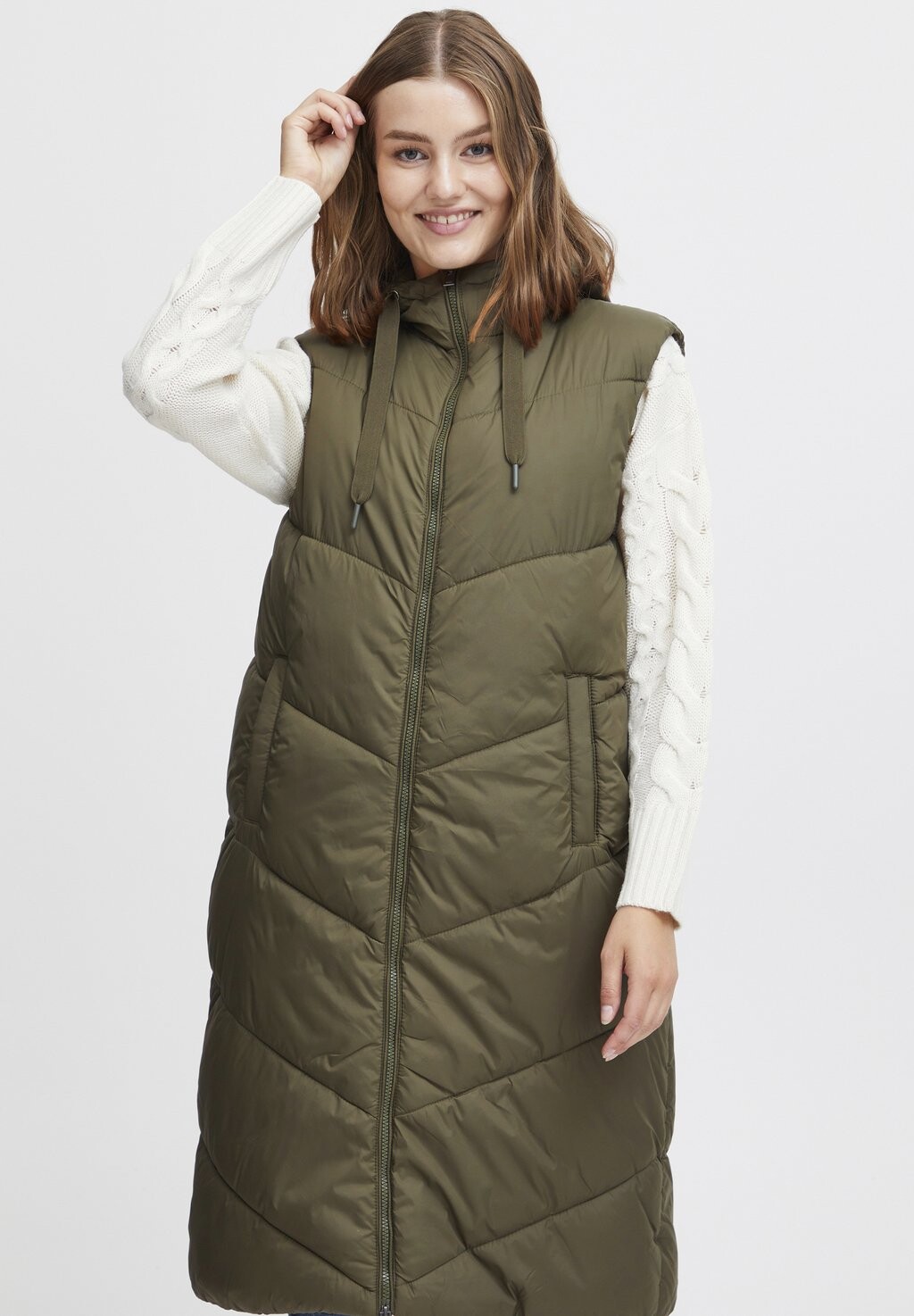 Жилет BOLYN Oxmo, цвет olive night
Жилет BOLYN Oxmo, цвет olive night