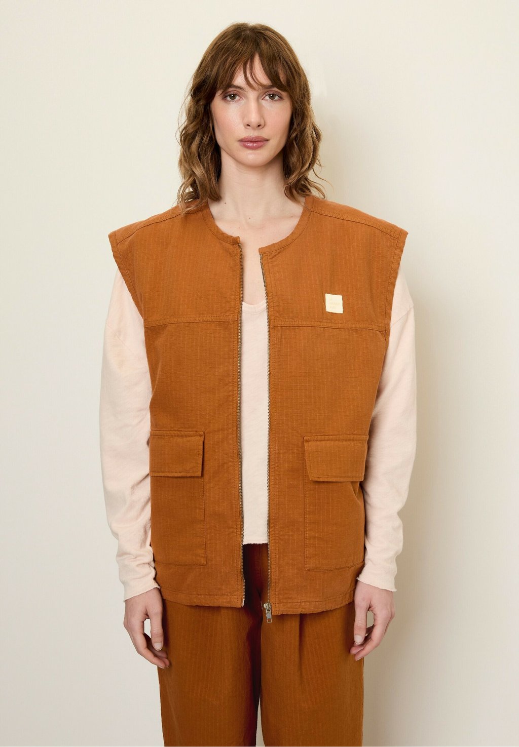 Жилет RYGYBAY American Vintage, коричневый
Жилет RYGYBAY American Vintage, коричневый