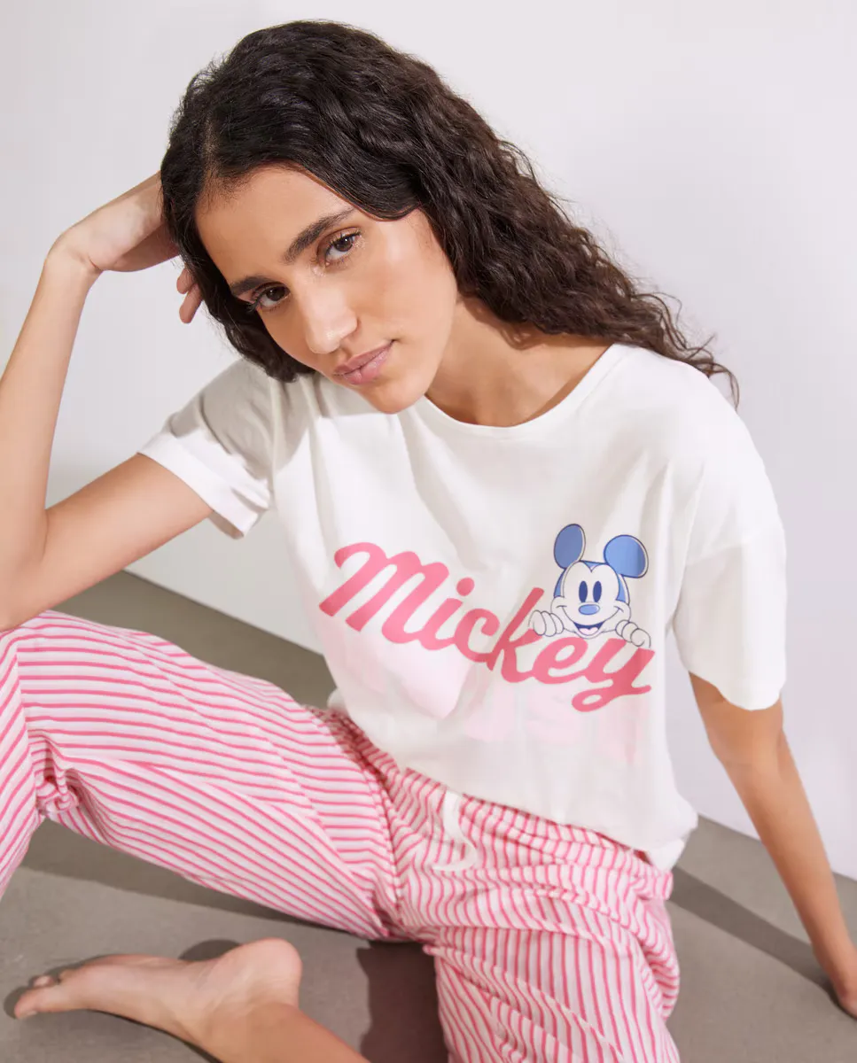 Женская пижамная футболка с короткими рукавами и принтом Микки Мауса Easy Wear, цвет 120 Crudo
Женская пижамная футболка с короткими рукавами и принтом Микки Мауса Easy Wear, цвет 120 Crudo