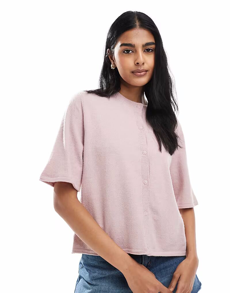 ONLY вязаный кардиган с короткими рукавами в бледно-лиловом цвете 
ONLY вязаный кардиган с короткими рукавами в бледно-лиловом цвете