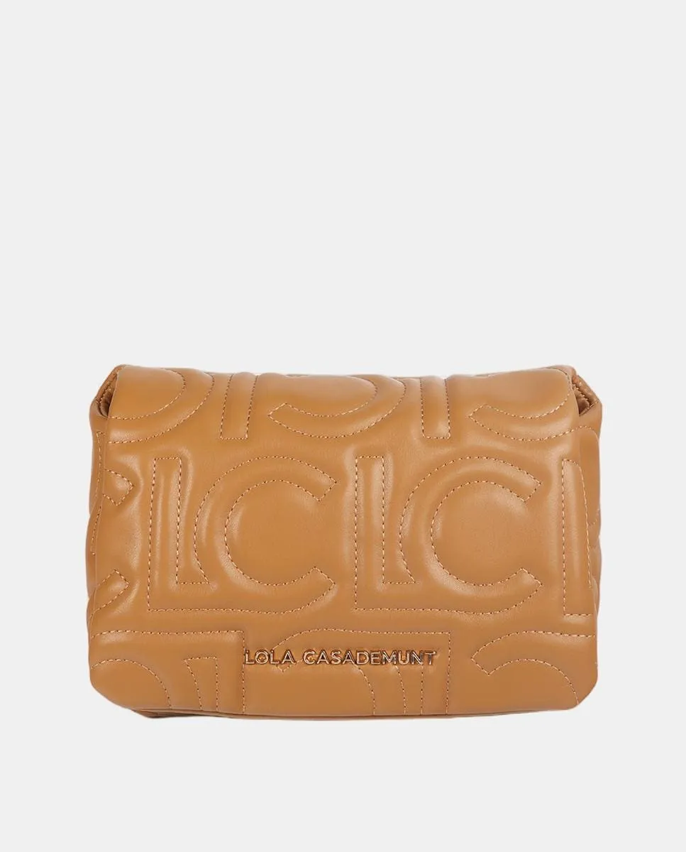 Сумка-бандо льва с логотипом, стеганая, под эффект кожи, с ручкой и цепочкой Lola Casademunt, песочный
Сумка-бандо льва с логотипом, стеганая, под эффект кожи, с ручкой и цепочкой Lola Casademunt, песочный