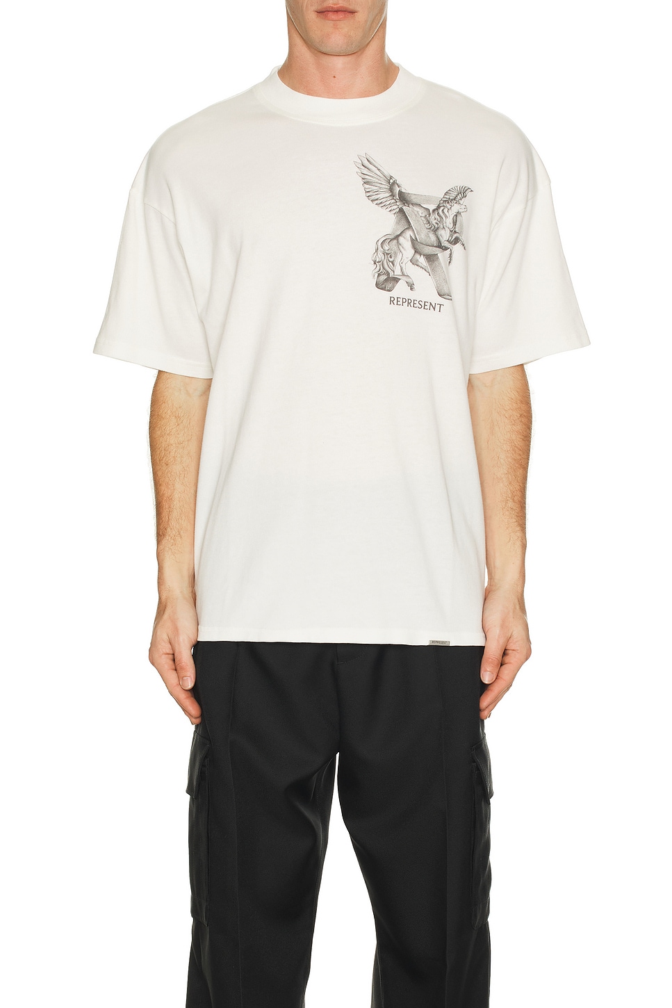 Футболка Elegance in Motion Represent, Flat White 
Футболка Elegance in Motion Represent, Flat White