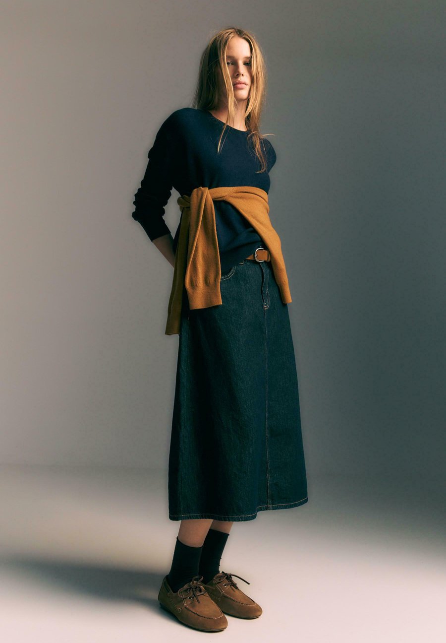 Джемпер Stradivarius EXTRA SOFT TEXTURE SWEATER, Mottled Dark Blue
Джемпер Stradivarius EXTRA SOFT TEXTURE SWEATER, Mottled Dark Blue