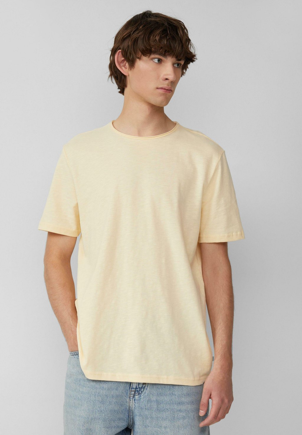 Базовая футболка QS, светло-желтый 
Базовая футболка QS, светло-желтый