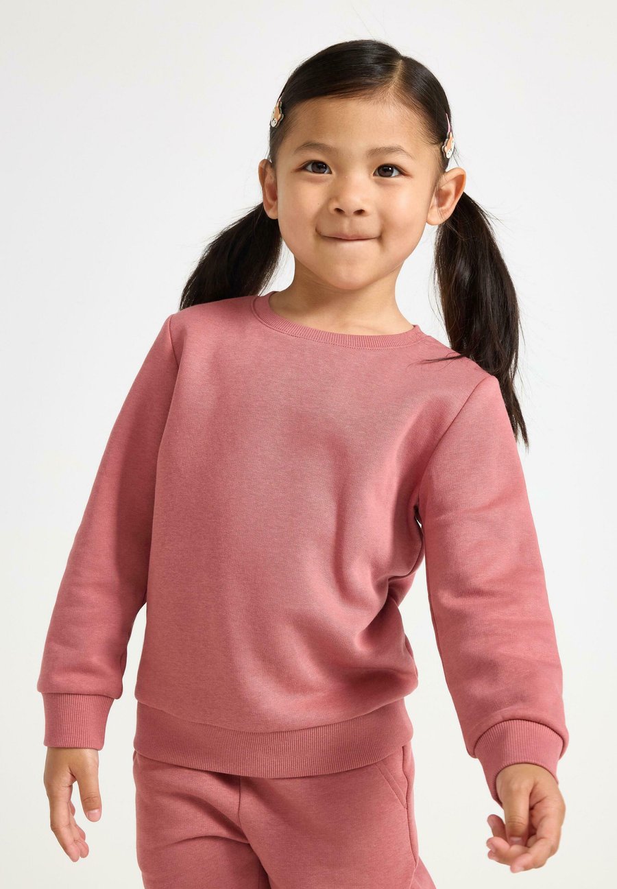 Толстовка Lindex WITH BRUSHED INSIDE, Dark Dusty Pink/Pink
Толстовка Lindex WITH BRUSHED INSIDE, Dark Dusty Pink/Pink