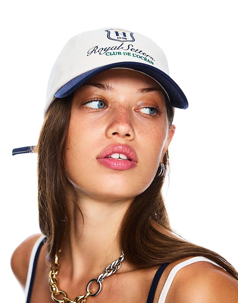 Кепка Bershka с вышивкой синего цвета
Кепка Bershka с вышивкой синего цвета