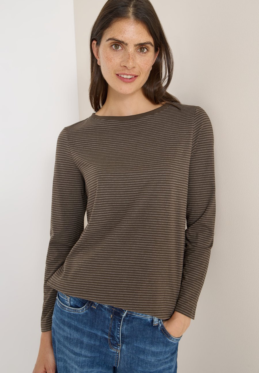 Топ Cecil MIT TONALEN STREIFEN, Braun/Dark Brown
Топ Cecil MIT TONALEN STREIFEN, Braun/Dark Brown