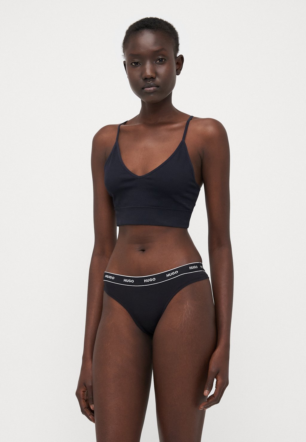 Стринги THONG 3 PACK HUGO, черный
Стринги THONG 3 PACK HUGO, черный