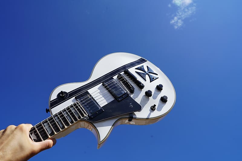 Электрогитара ESP LTD Iron Cross James Hetfield Snow White Left Handed 6-String Electric Guitar w/ Case
Электрогитара ESP LTD Iron Cross James Hetfield Snow White Left Handed 6-String Electric Guitar w/ Case